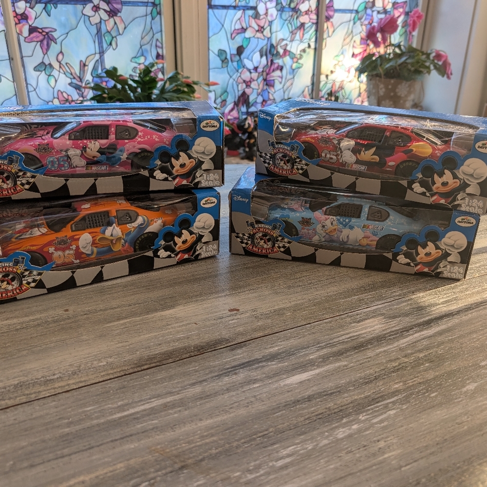 Disney Mickey Mouse Die-Cast Cars Set
